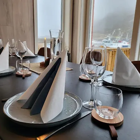 Holiday home Spektakulaer Rorbu I Autentiske Omgivelser